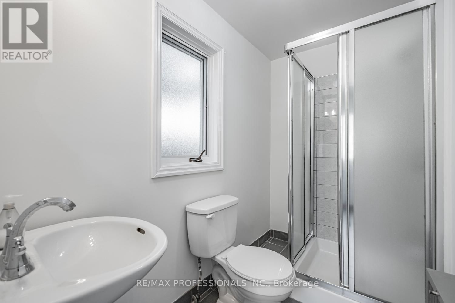 228 THE KINGSWAY Image 30