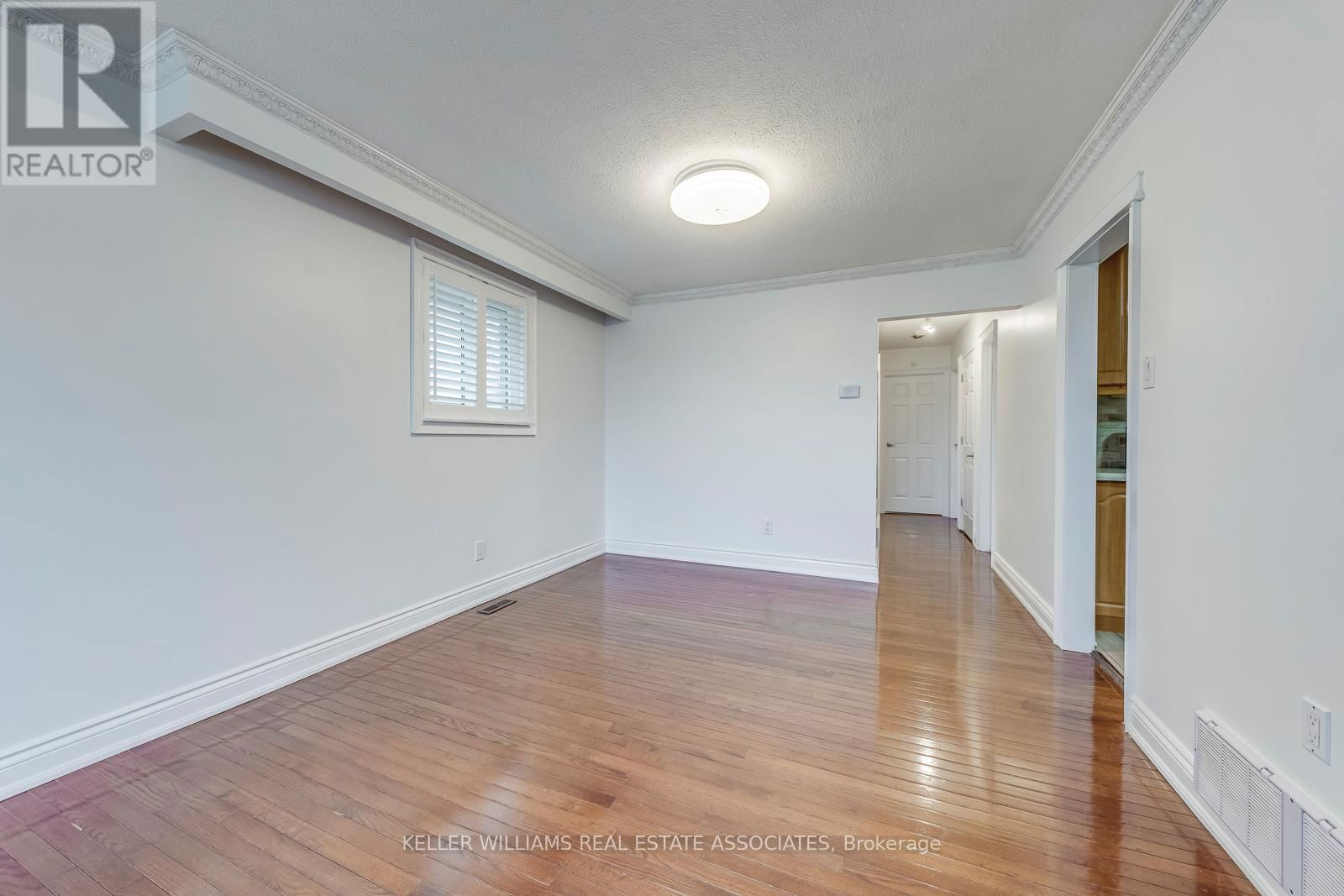 27 GONDOLA CRESCENT Image 12