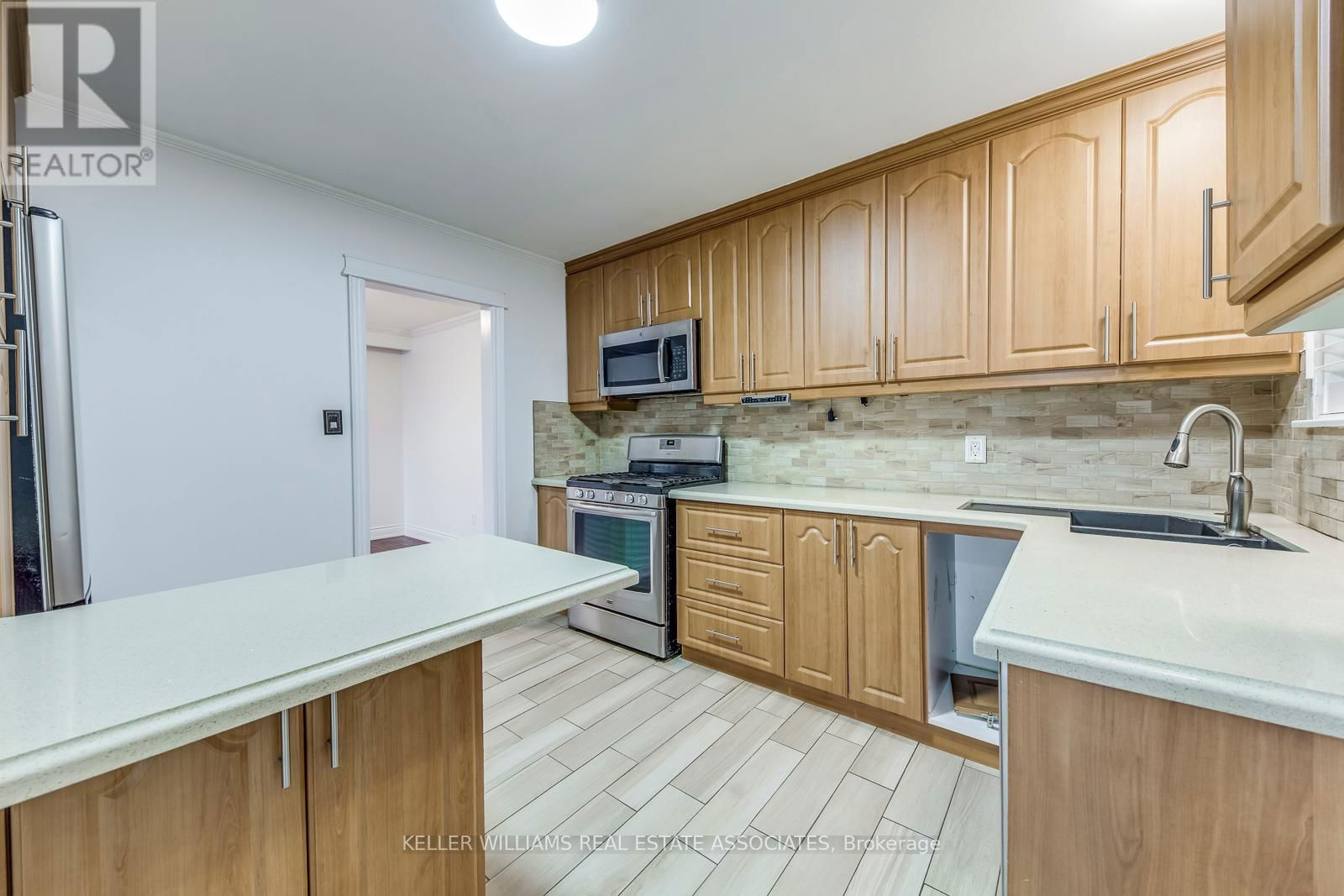 27 GONDOLA CRESCENT Image 16