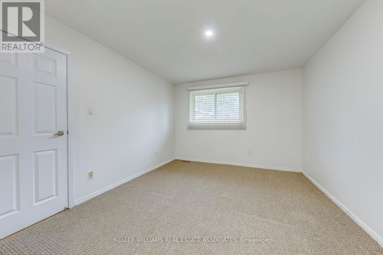 27 GONDOLA CRESCENT Image 22
