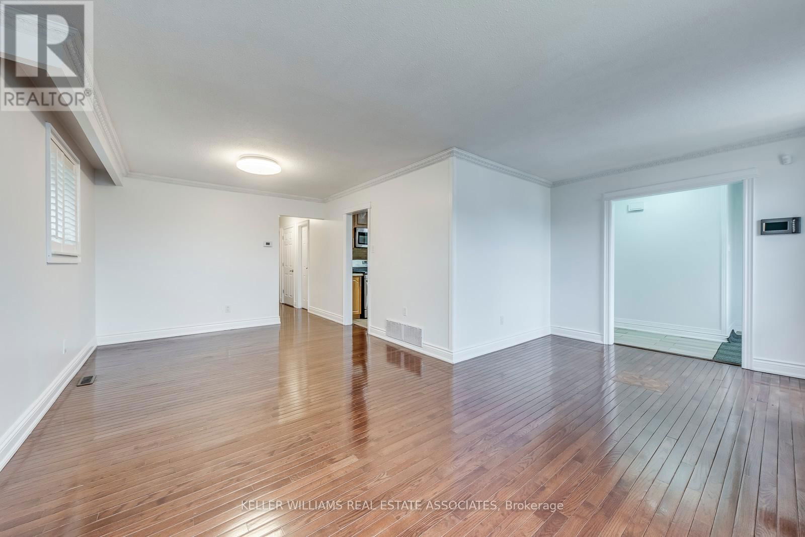 27 GONDOLA CRESCENT Image 9