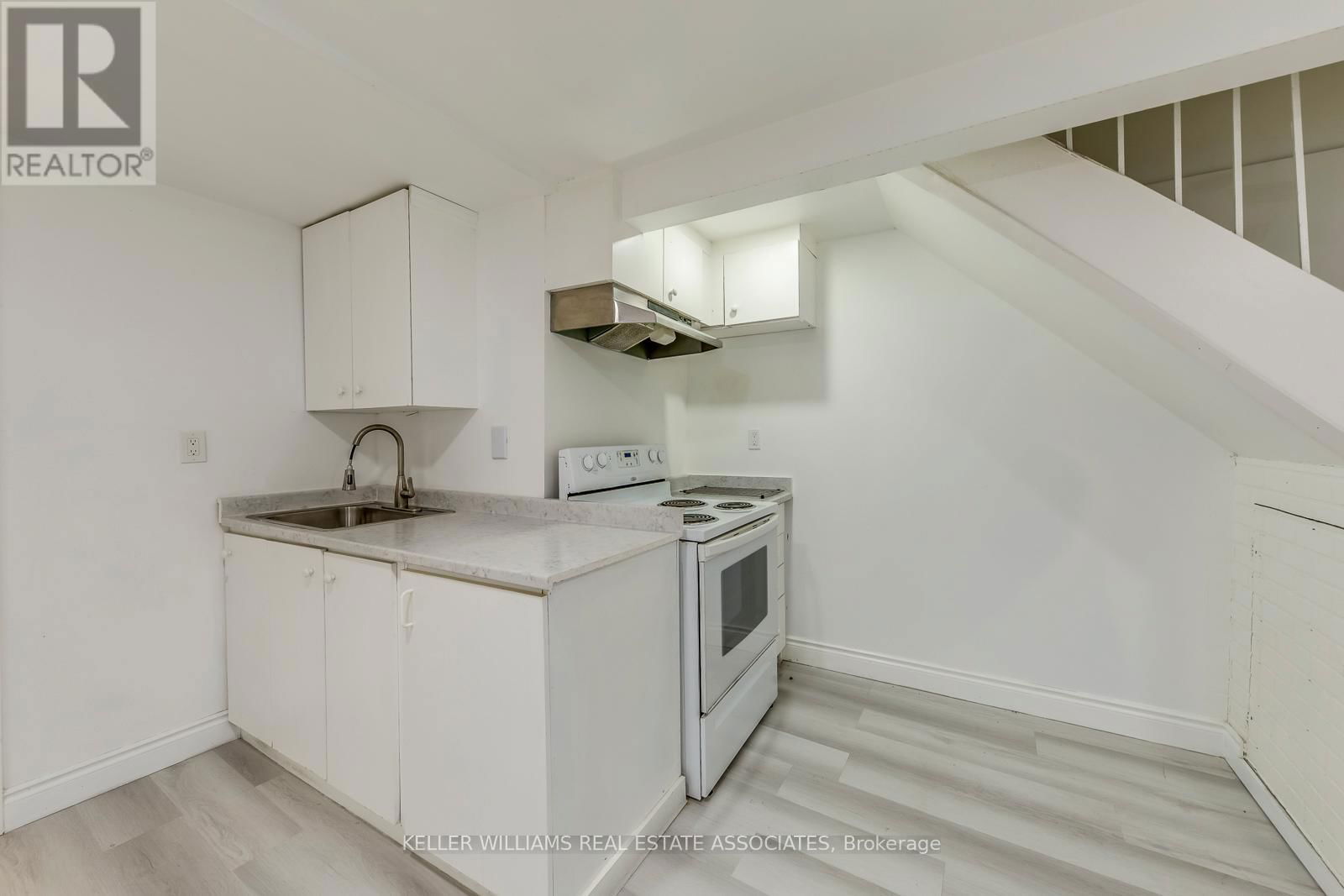 27 GONDOLA CRESCENT Image 10