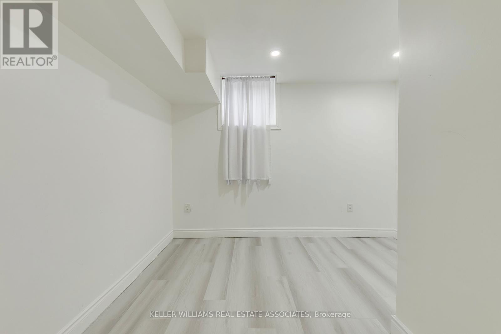 27 GONDOLA CRESCENT Image 13