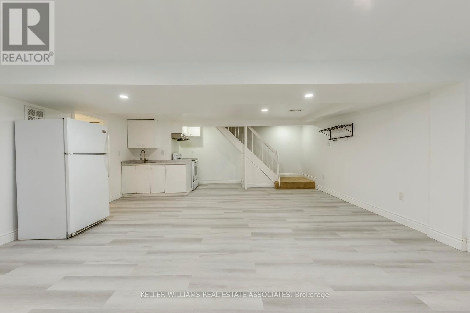 27 GONDOLA CRESCENT Image 9