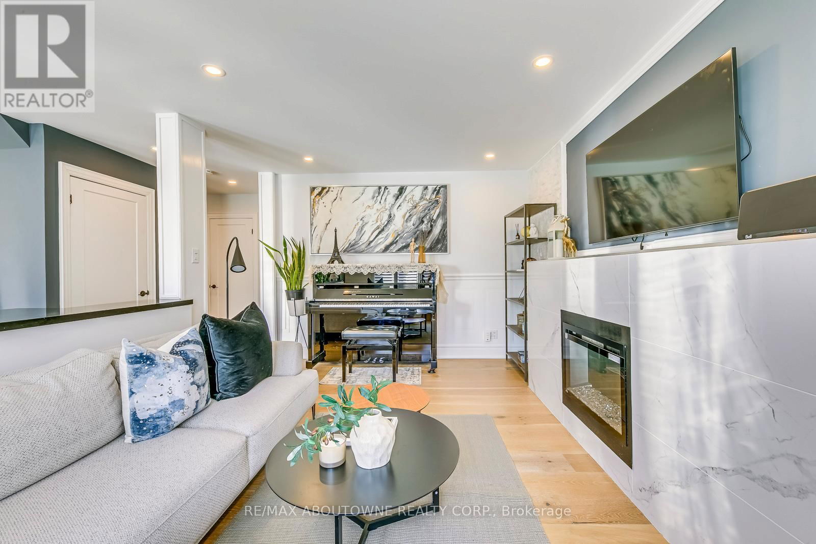 322 MARY STREET Image 19