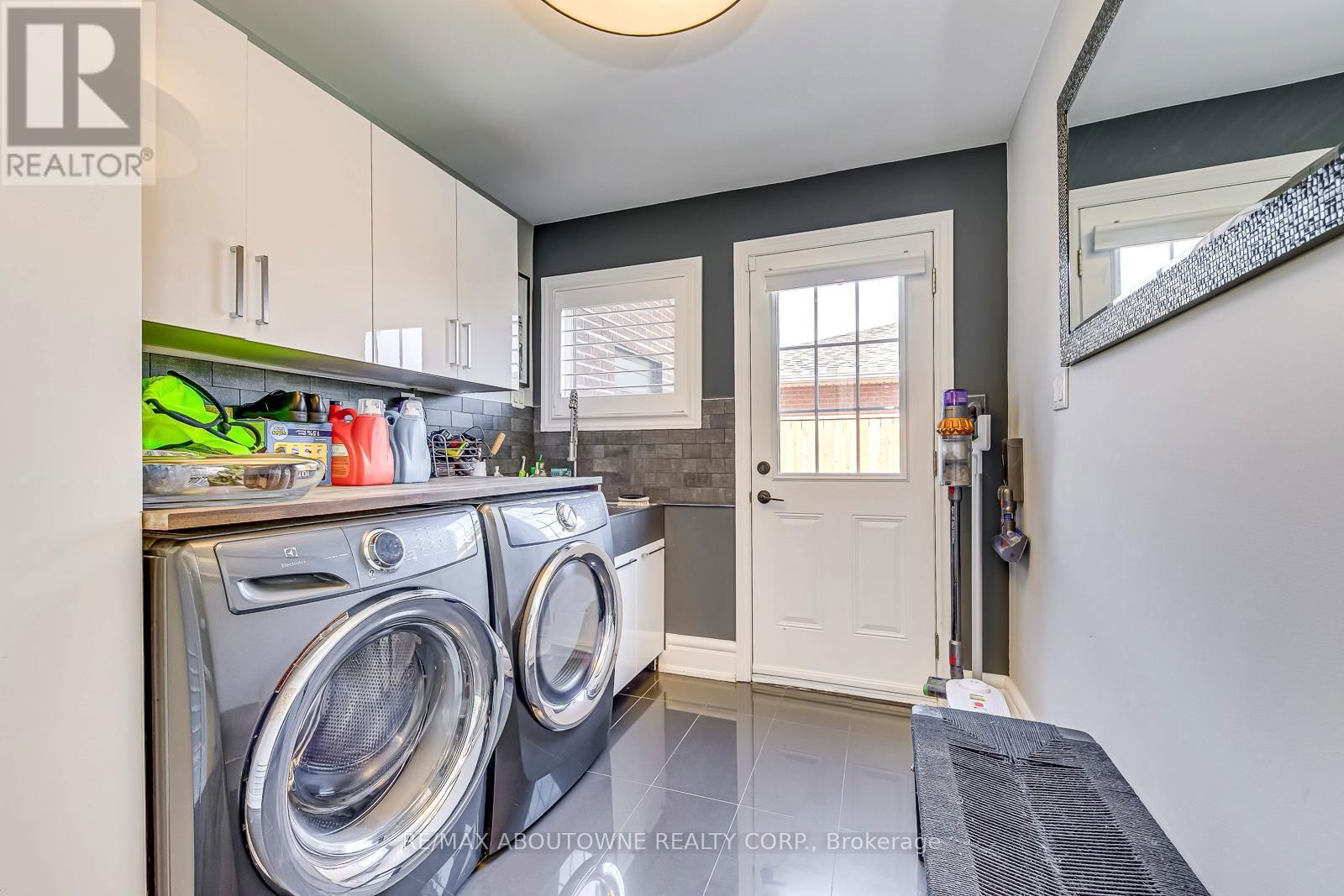 322 MARY STREET Image 21