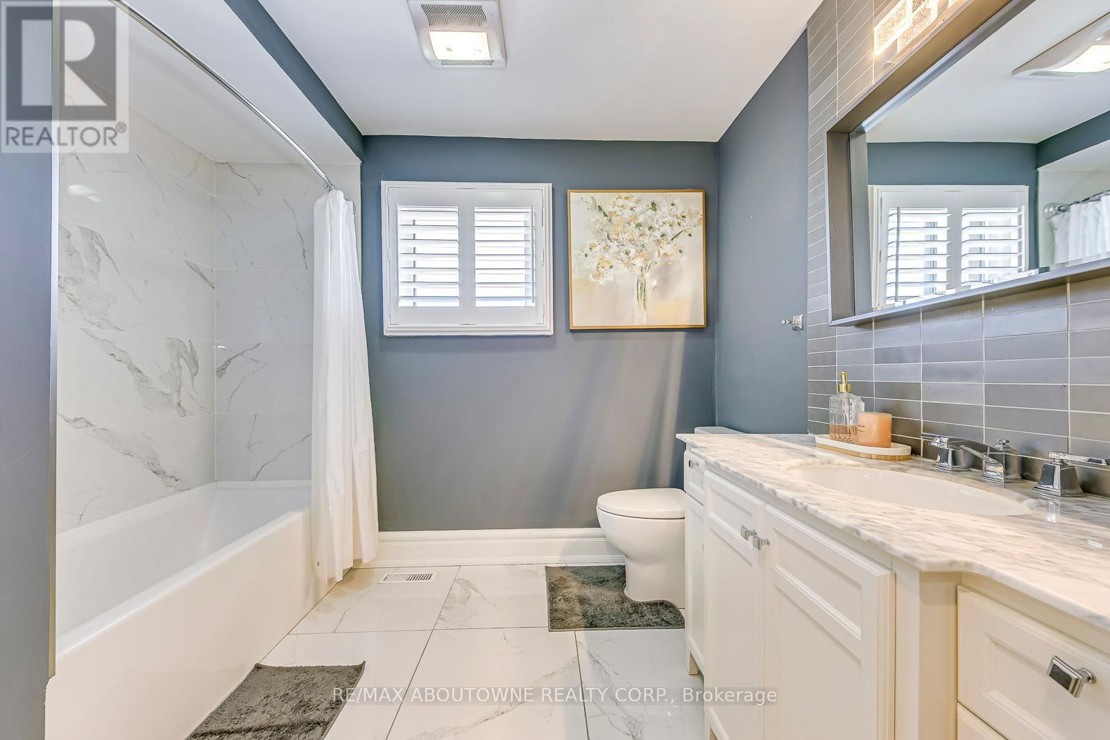 322 MARY STREET Image 35