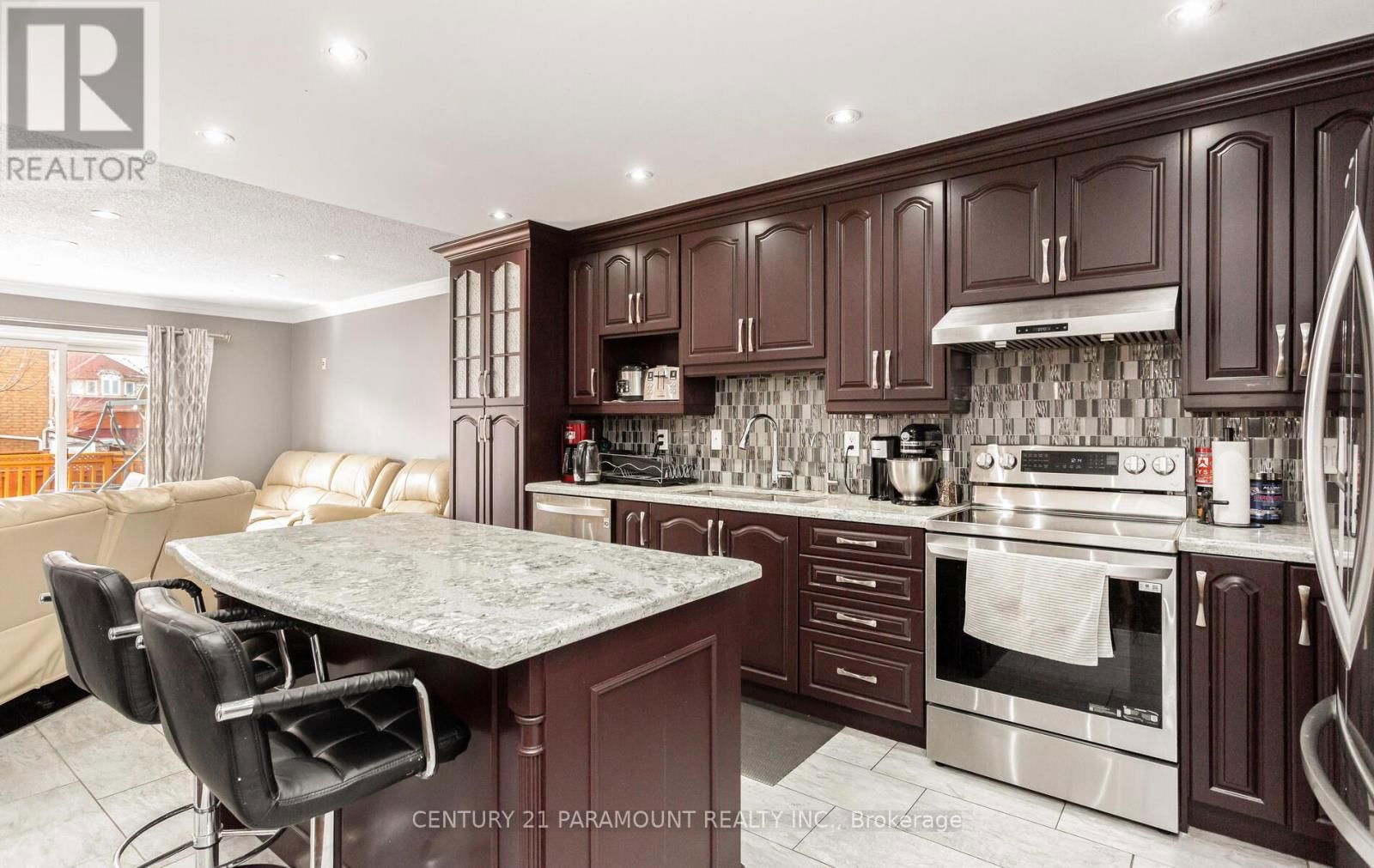 112 WILDBERRY CRESCENT Image 14