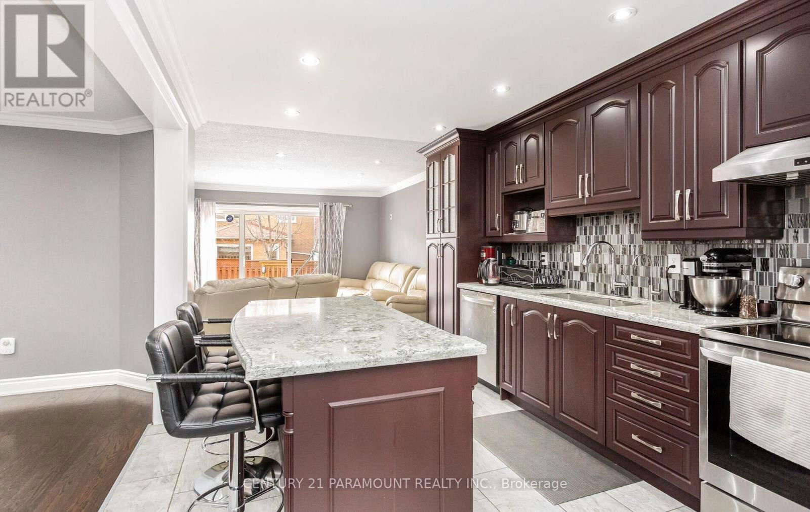 112 WILDBERRY CRESCENT Image 15