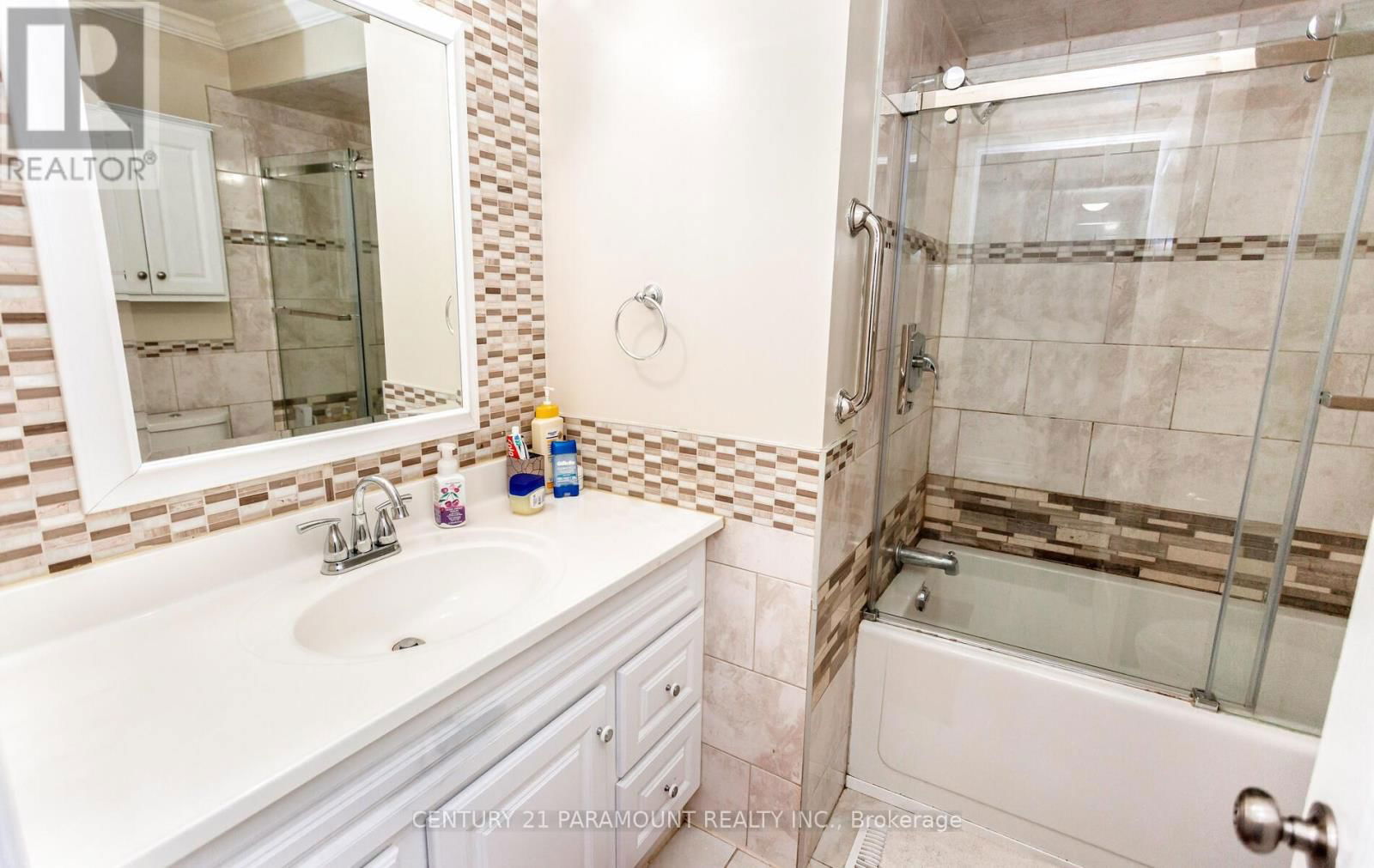 112 WILDBERRY CRESCENT Image 27