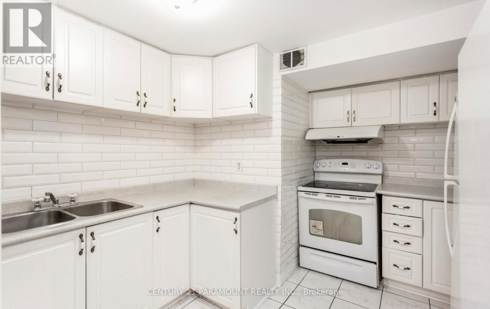 112 WILDBERRY CRESCENT Image 30