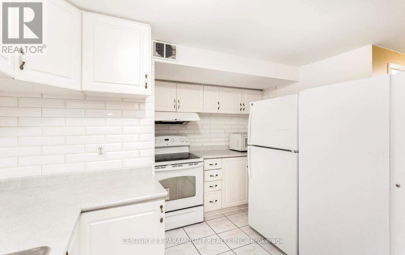112 WILDBERRY CRESCENT Image 31