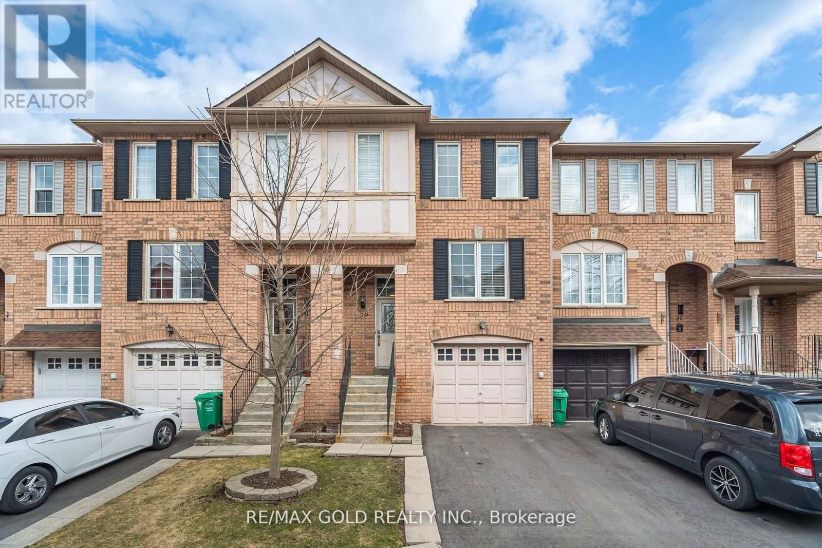 39 - 2 CLAYBRICK COURT Image 1