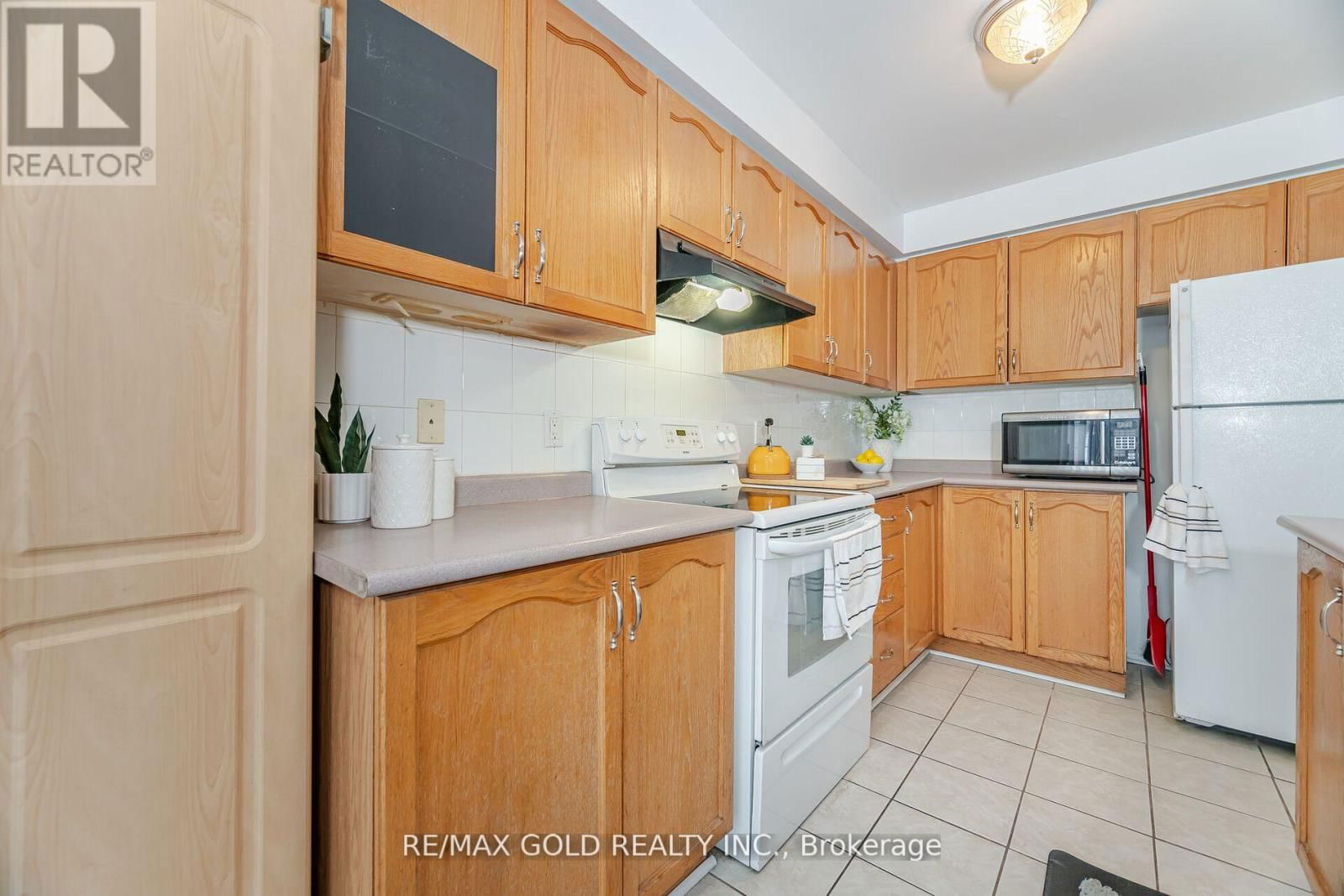39 - 2 CLAYBRICK COURT Image 16