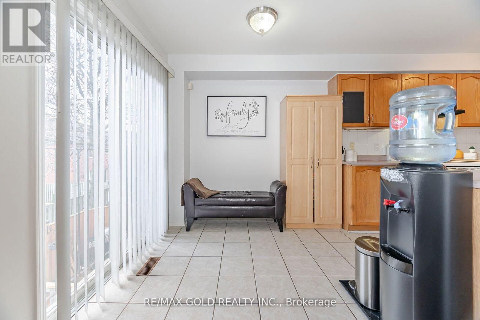 39 - 2 CLAYBRICK COURT Image 18