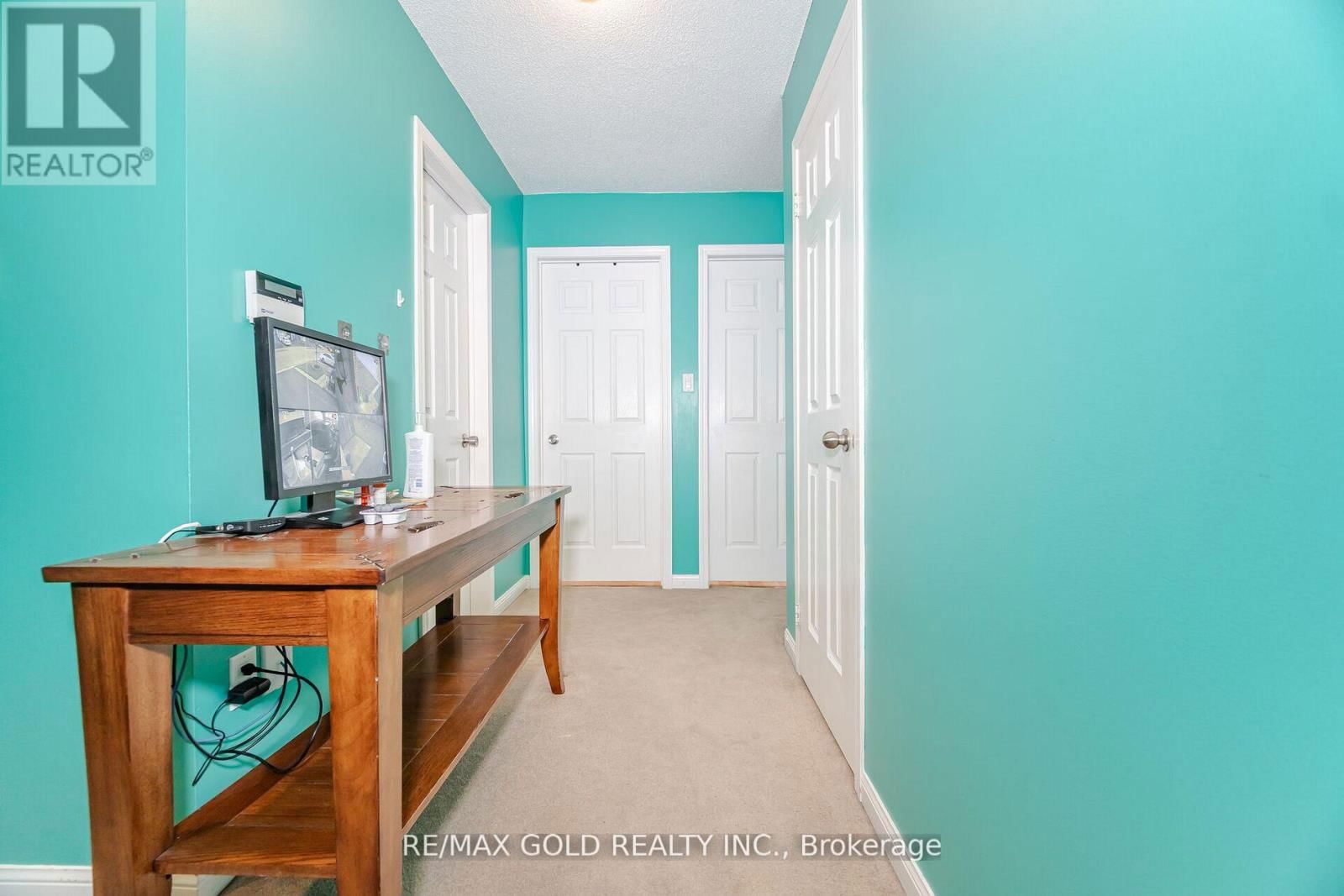 39 - 2 CLAYBRICK COURT Image 21