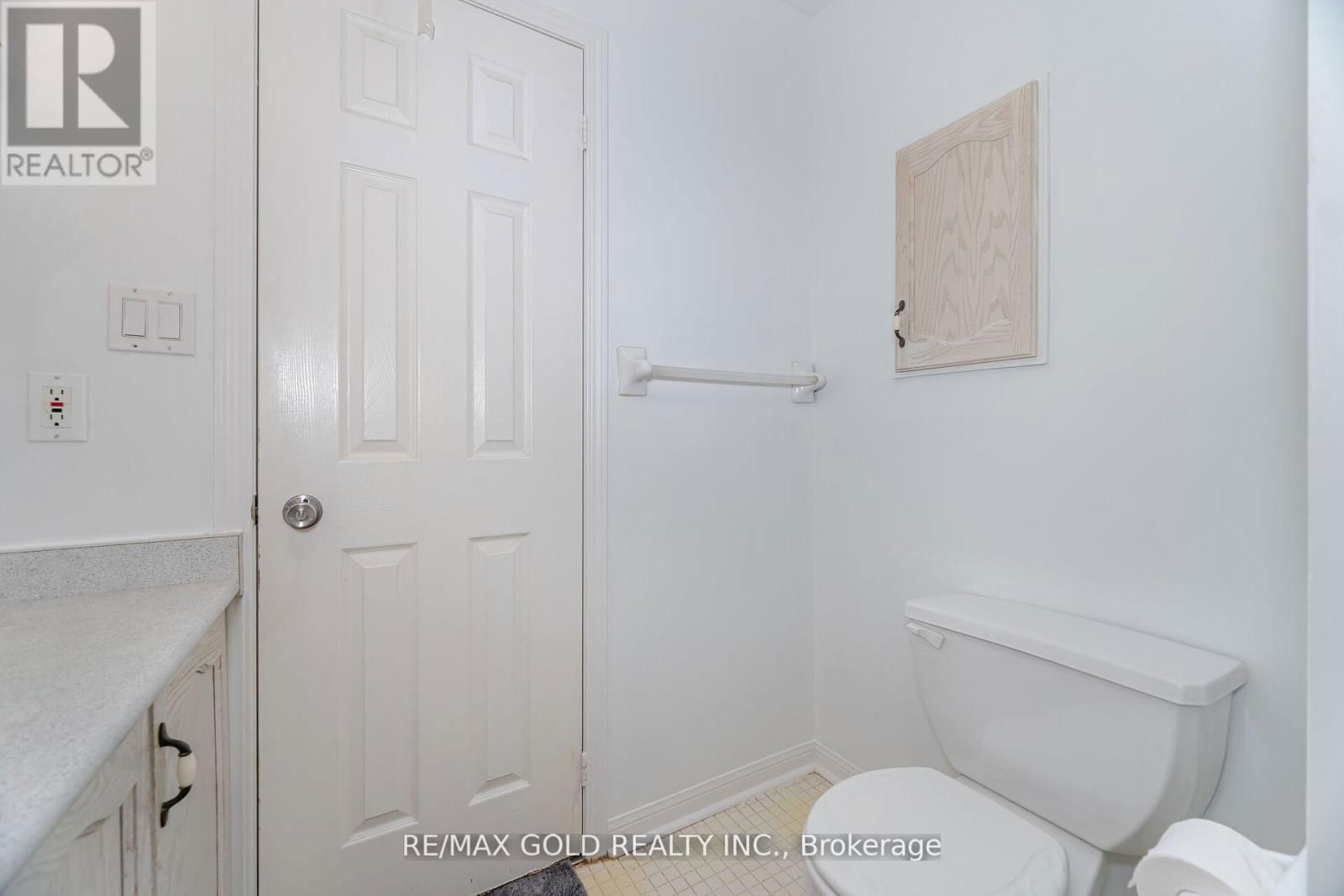 39 - 2 CLAYBRICK COURT Image 26