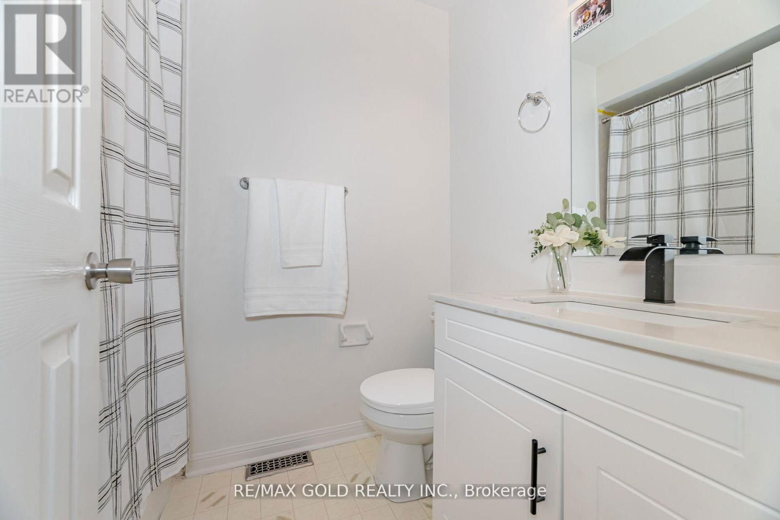 39 - 2 CLAYBRICK COURT Image 32