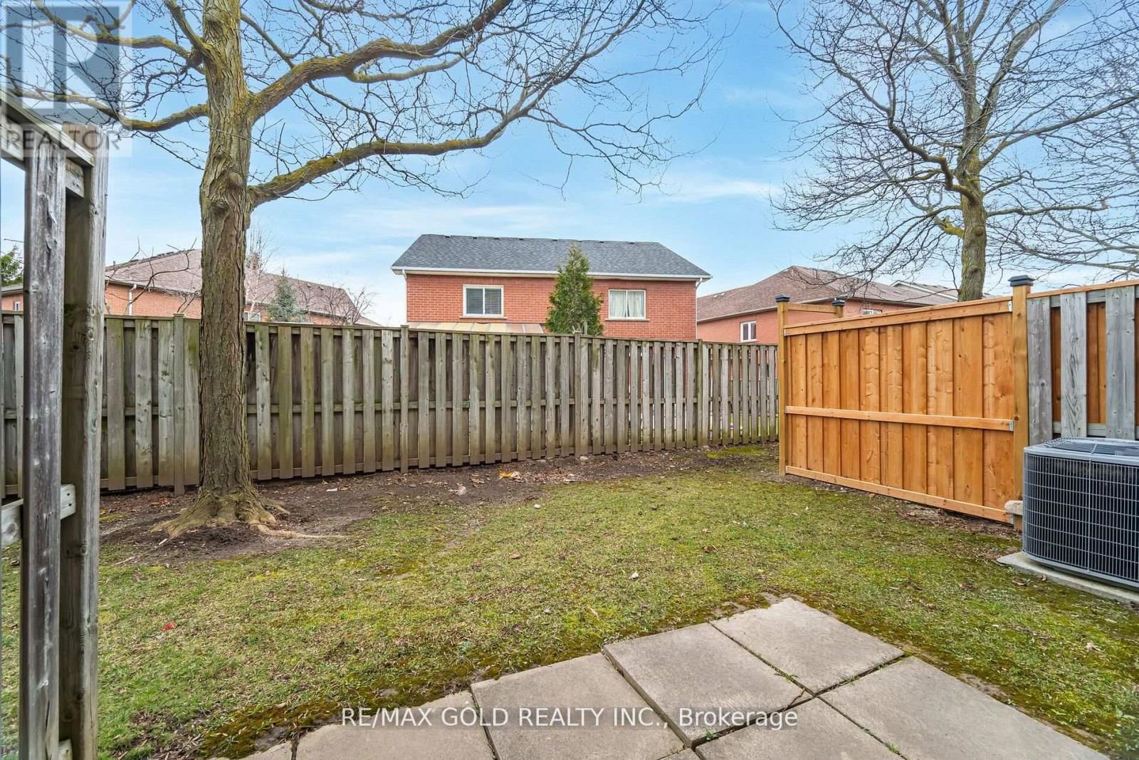39 - 2 CLAYBRICK COURT Image 33