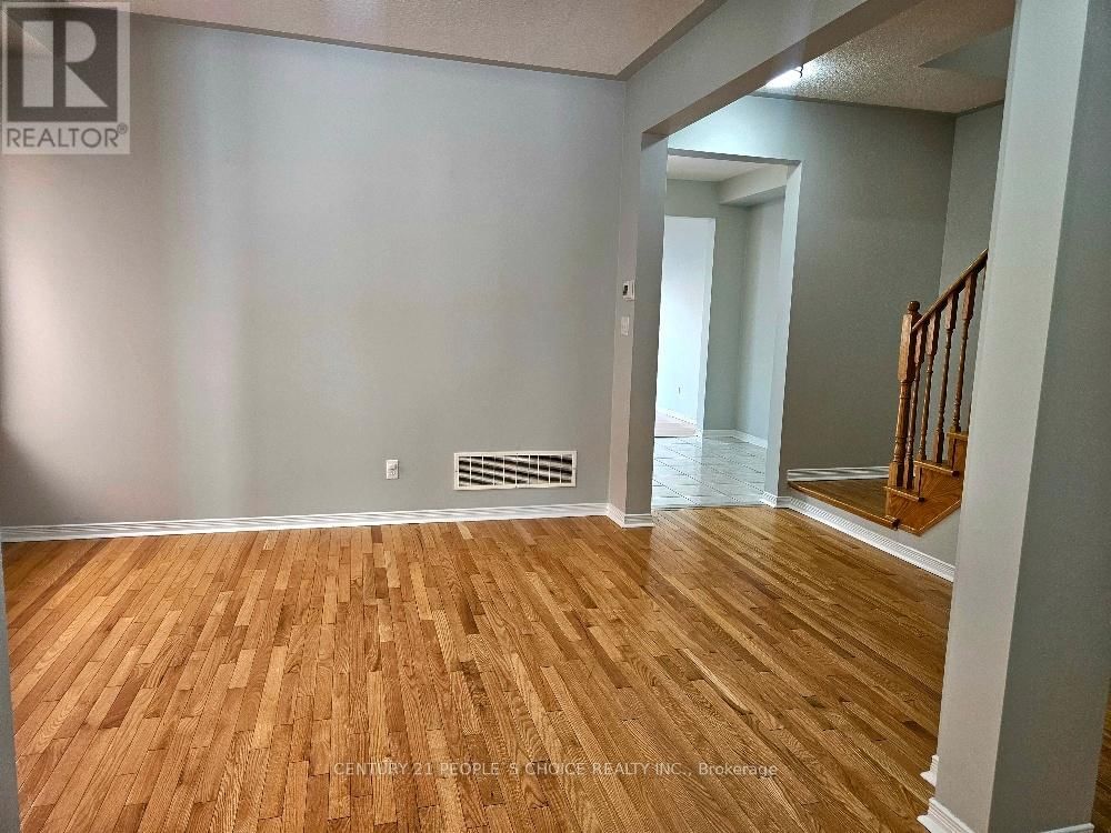 561 LOTT CRESCENT Image 11