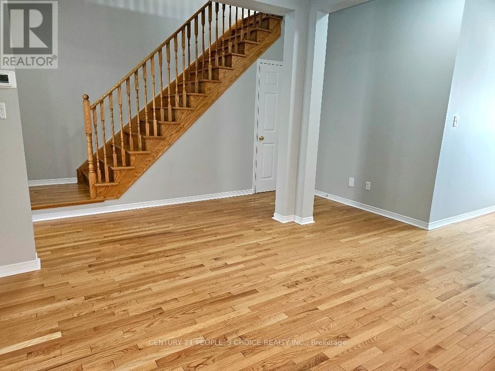 561 LOTT CRESCENT Image 13