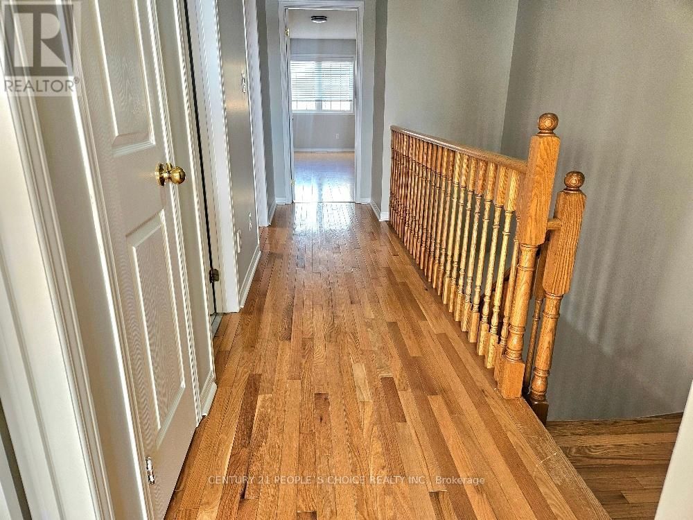 561 LOTT CRESCENT Image 21