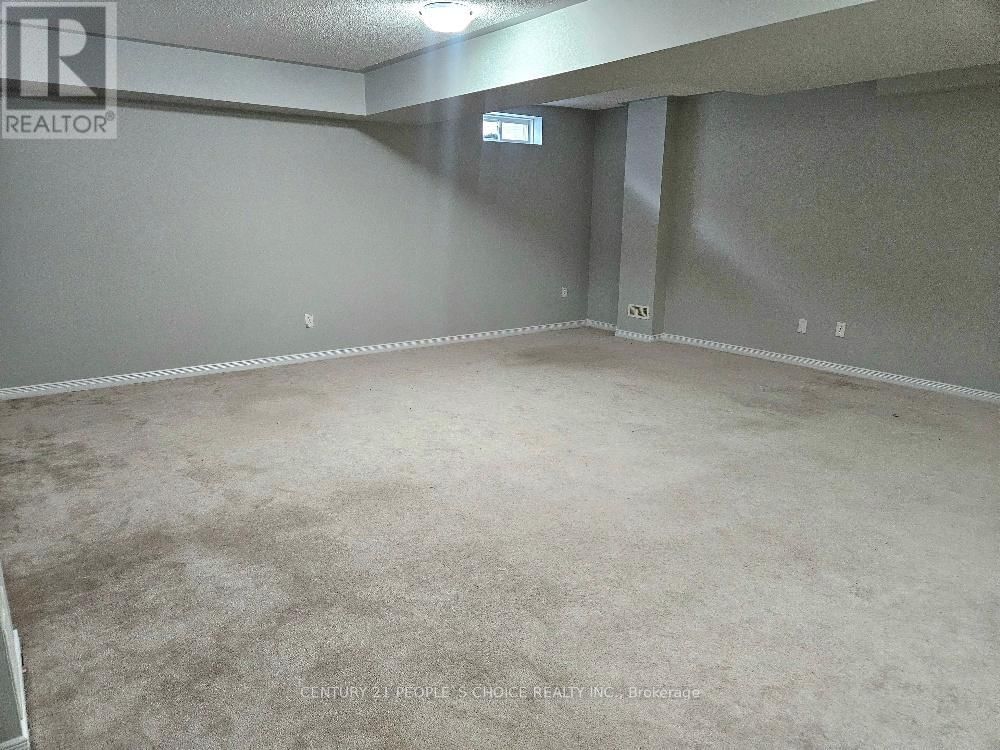 561 LOTT CRESCENT Image 25