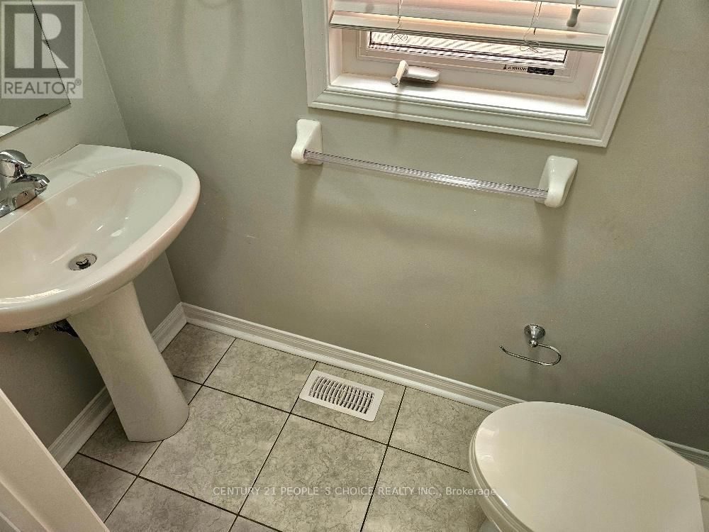 561 LOTT CRESCENT Image 26