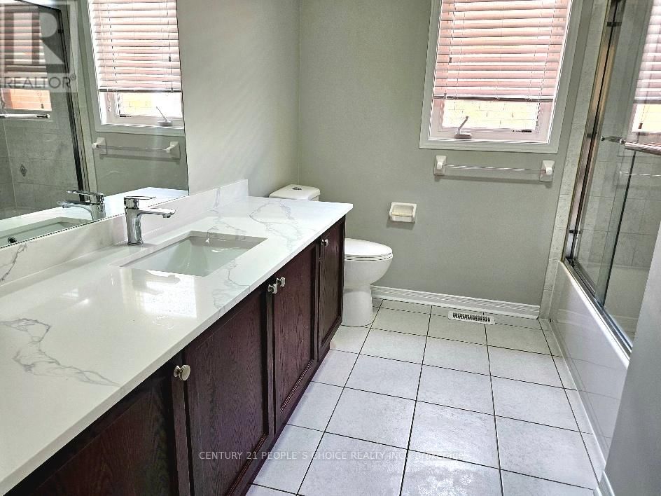561 LOTT CRESCENT Image 30