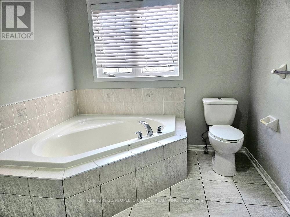 561 LOTT CRESCENT Image 37