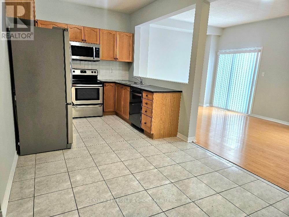 561 LOTT CRESCENT Image 8