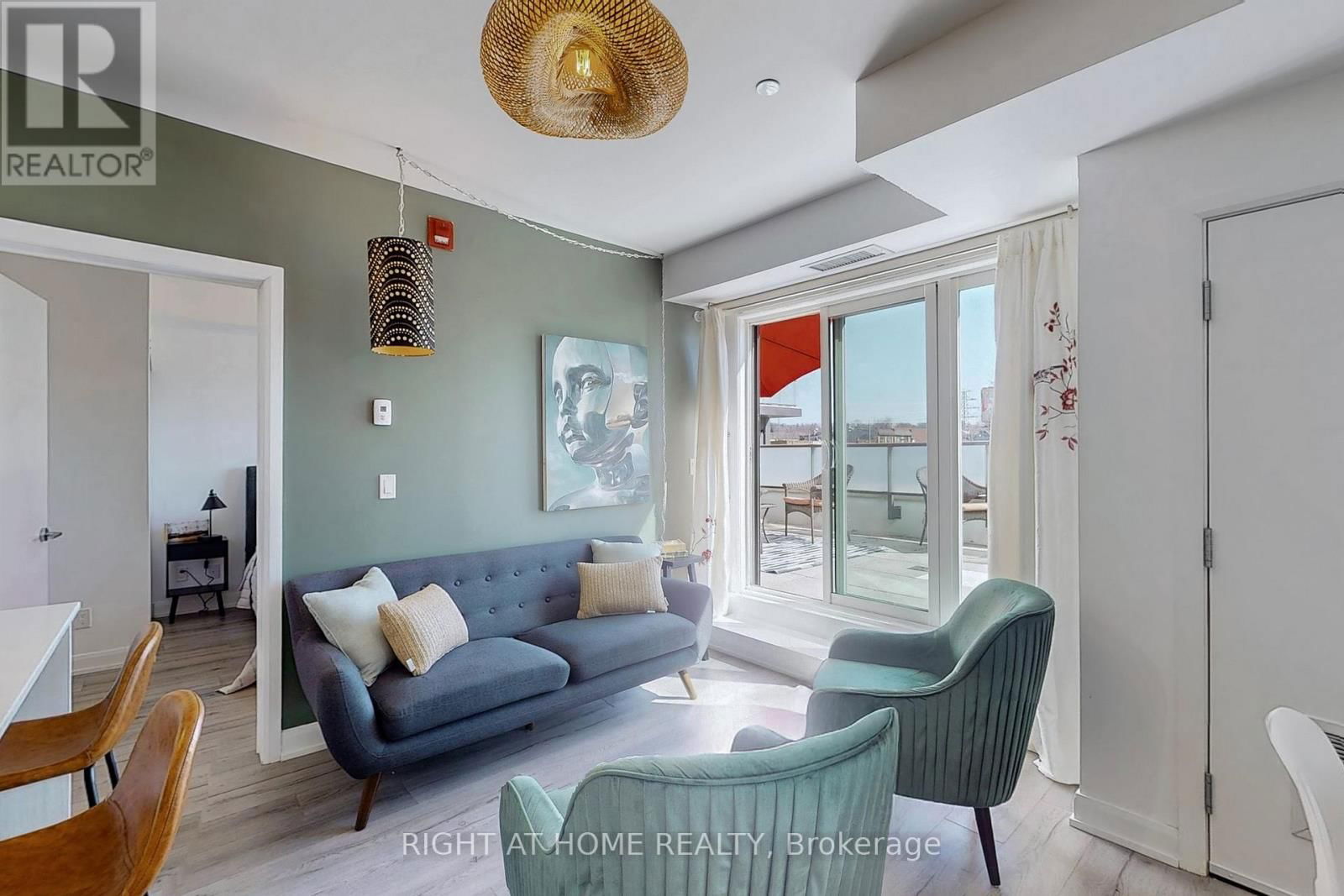 202 - 385 OSLER STREET Image 1
