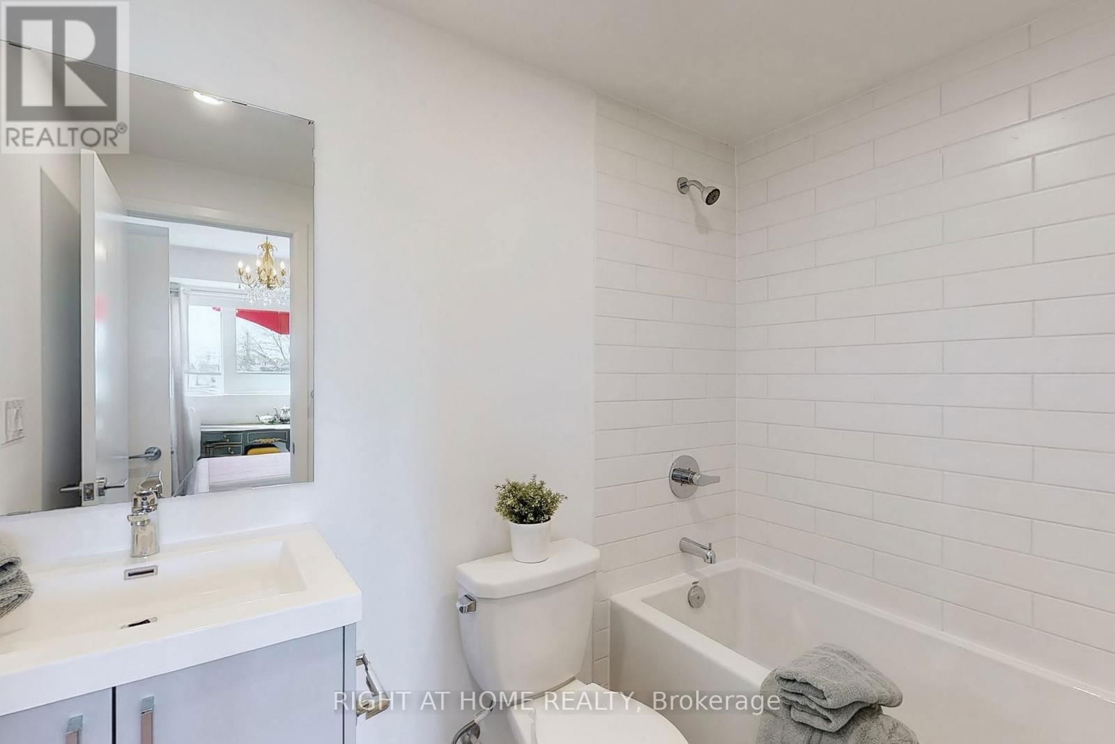 202 - 385 OSLER STREET Image 16