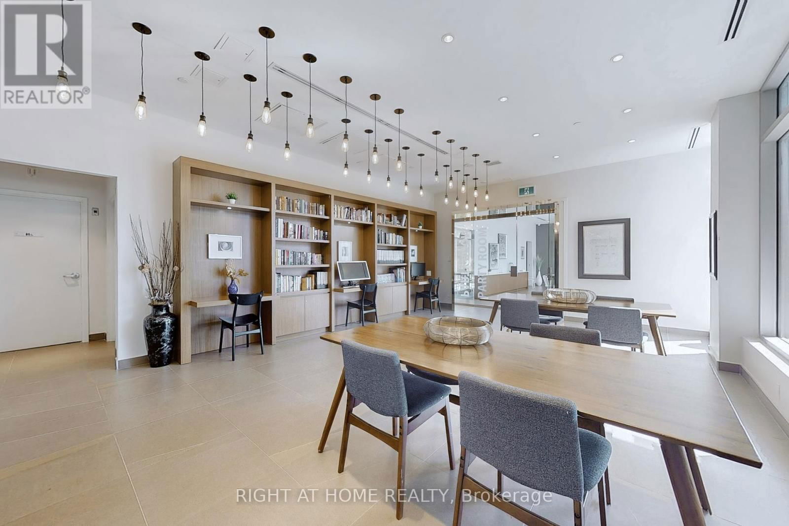 202 - 385 OSLER STREET Image 24