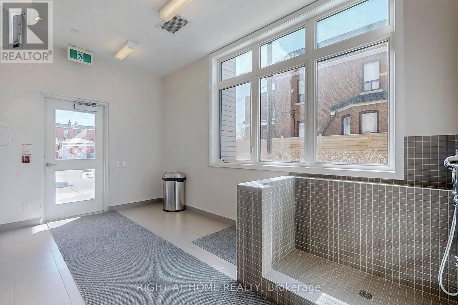 202 - 385 OSLER STREET Image 29