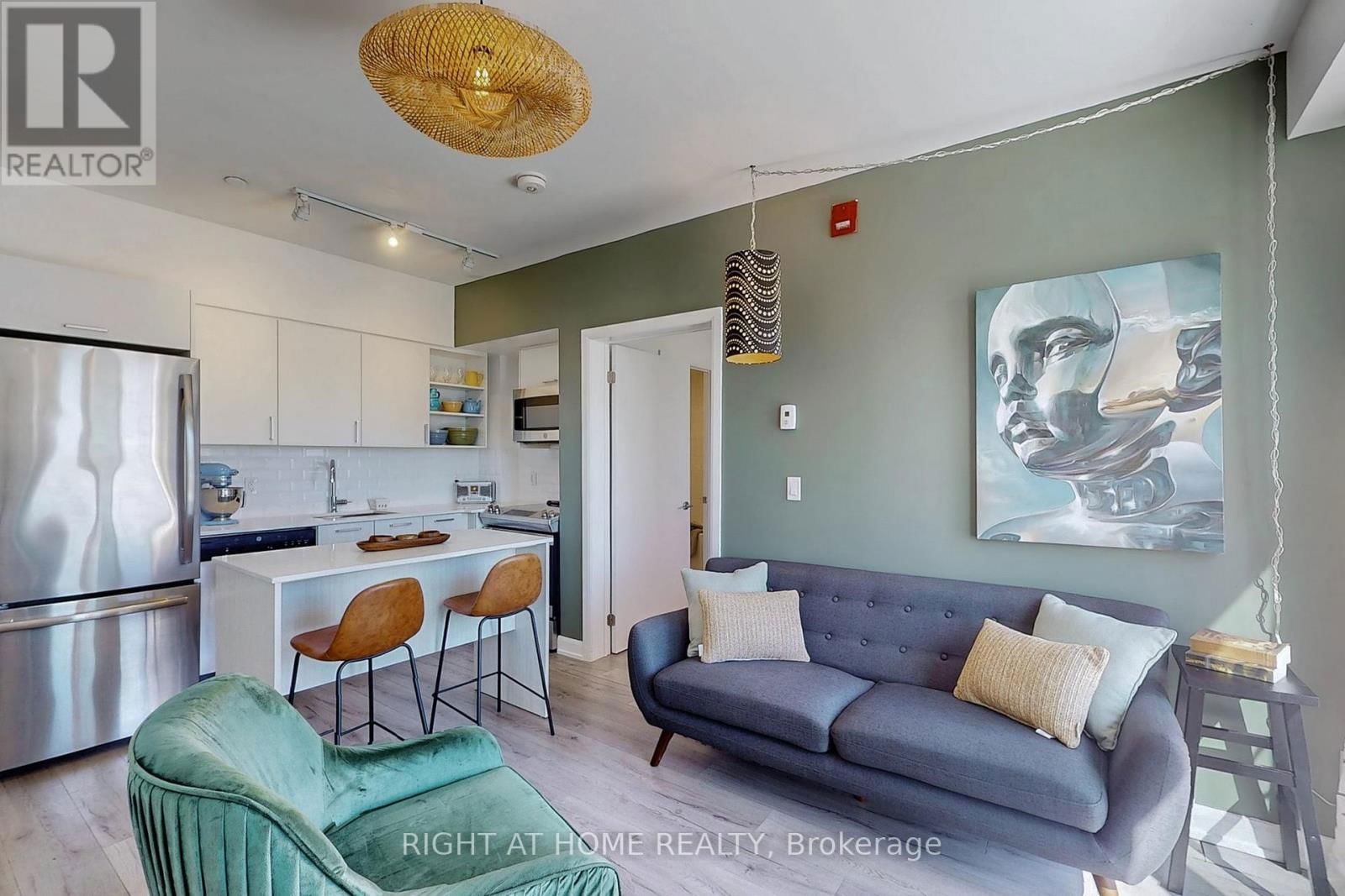 202 - 385 OSLER STREET Image 3