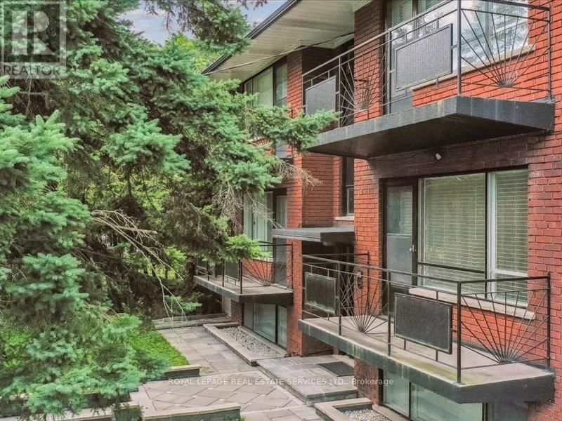 18 THIRTY THIRD STREET Image 34