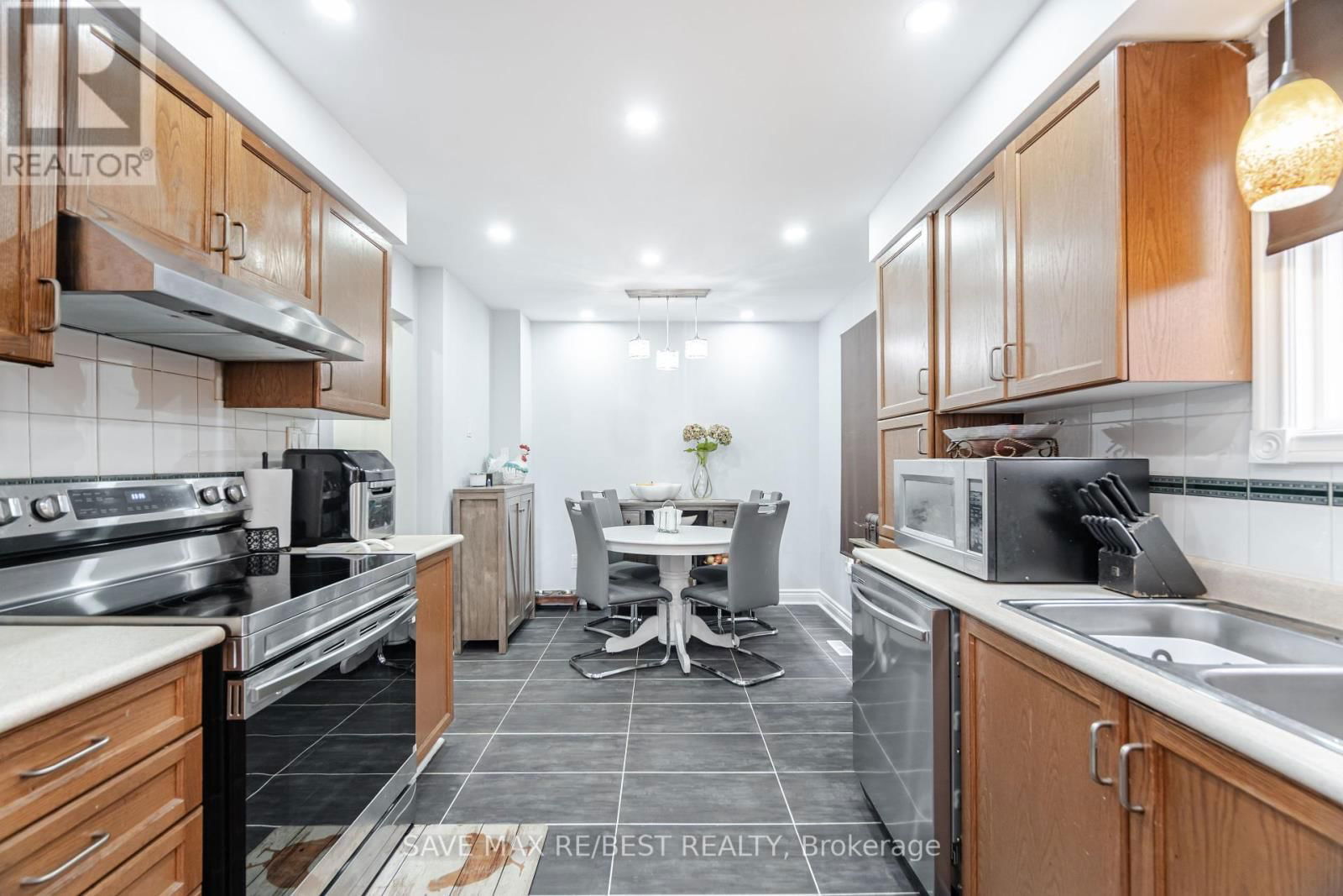 14 RUSTYWOOD DRIVE Image 12