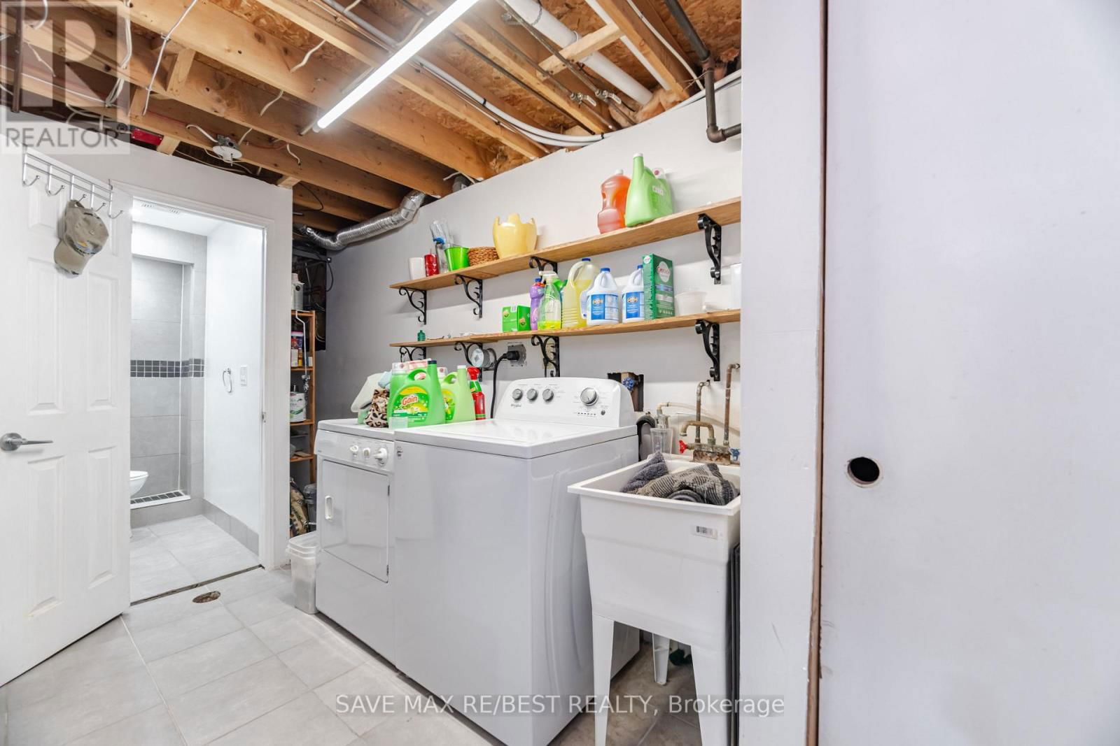 14 RUSTYWOOD DRIVE Image 33