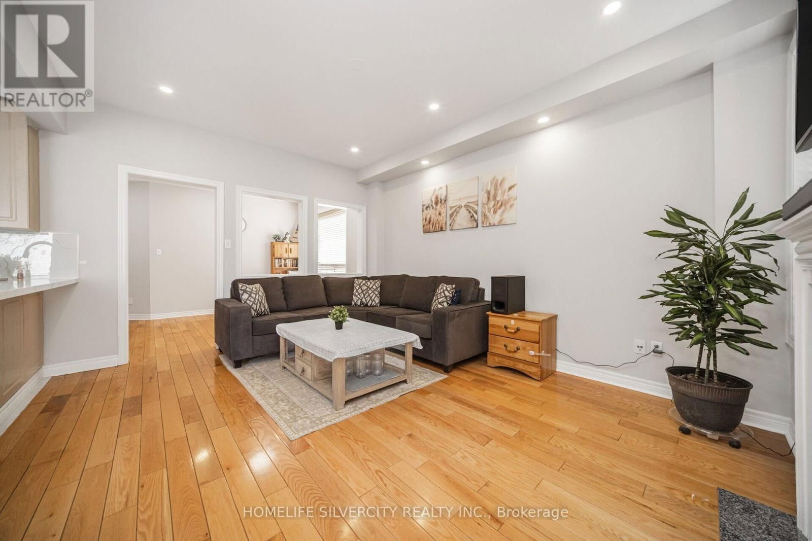 6 ARIA LANE Image 11