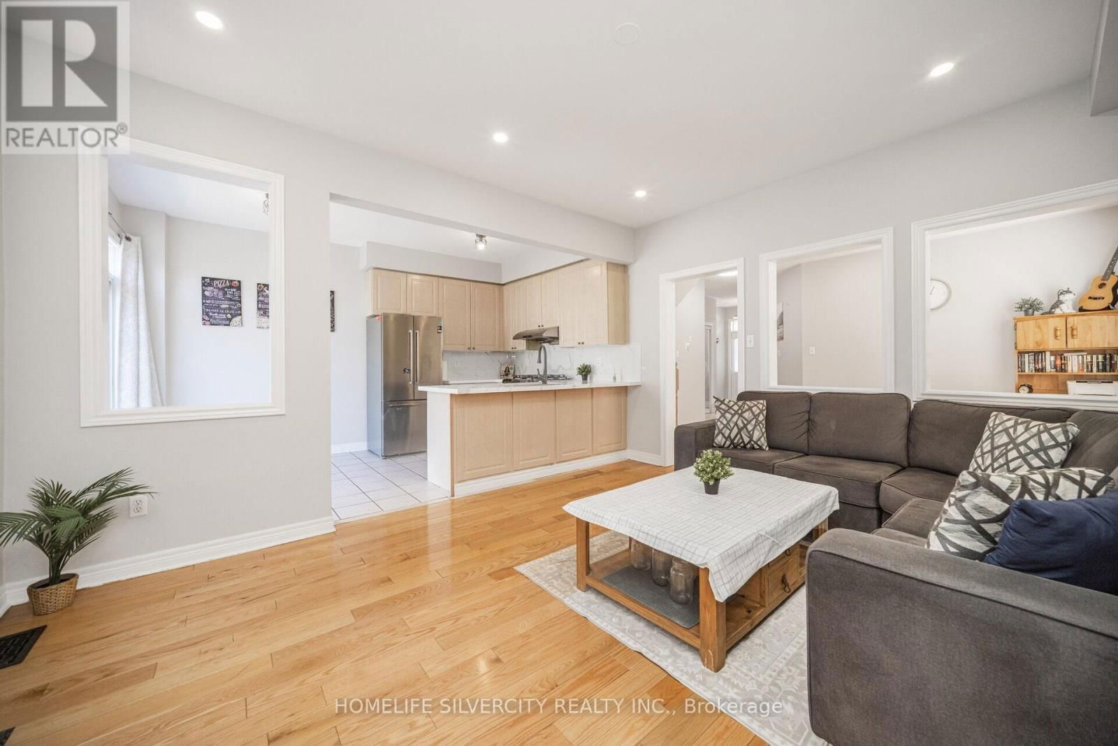 6 ARIA LANE Image 12