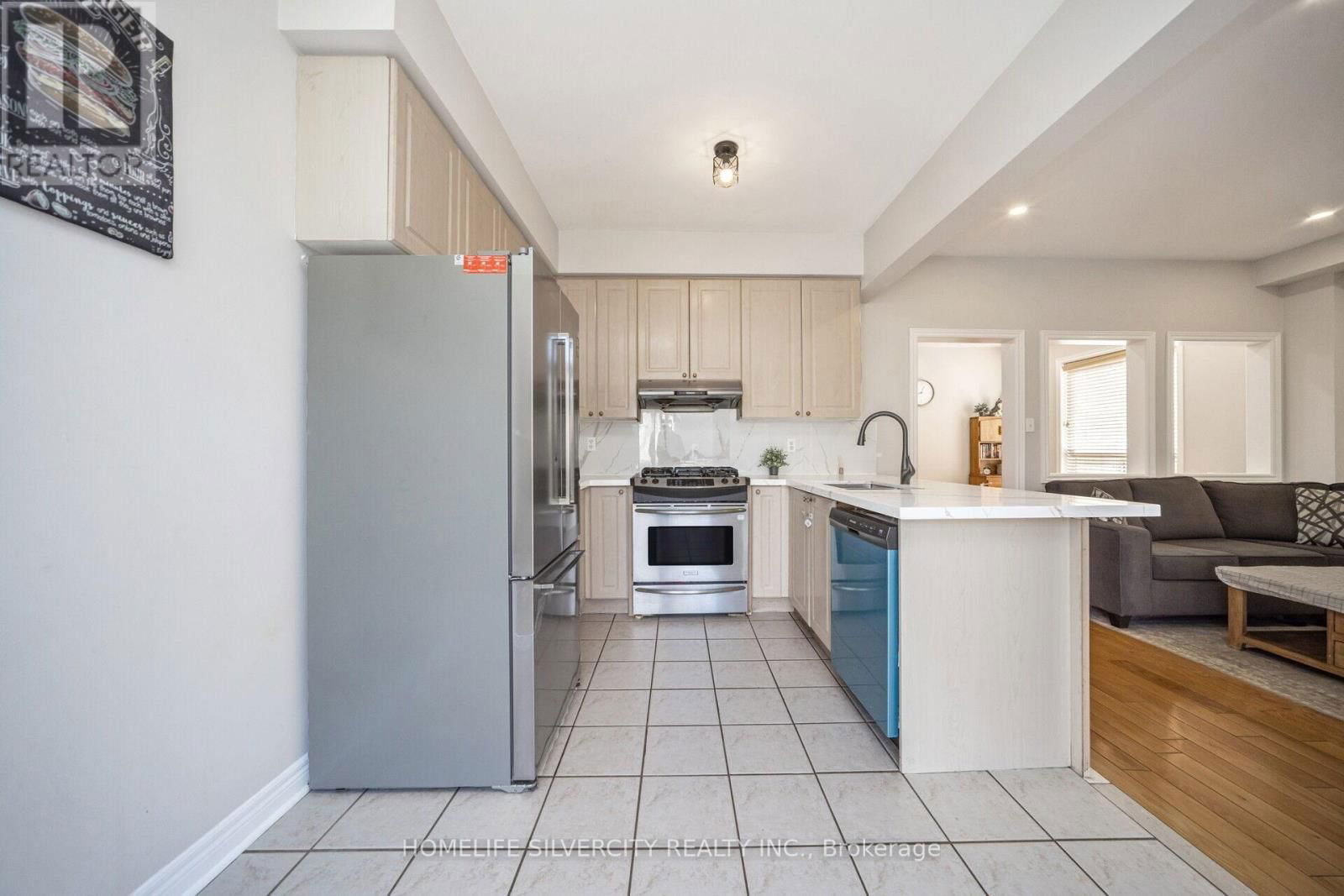 6 ARIA LANE Image 15