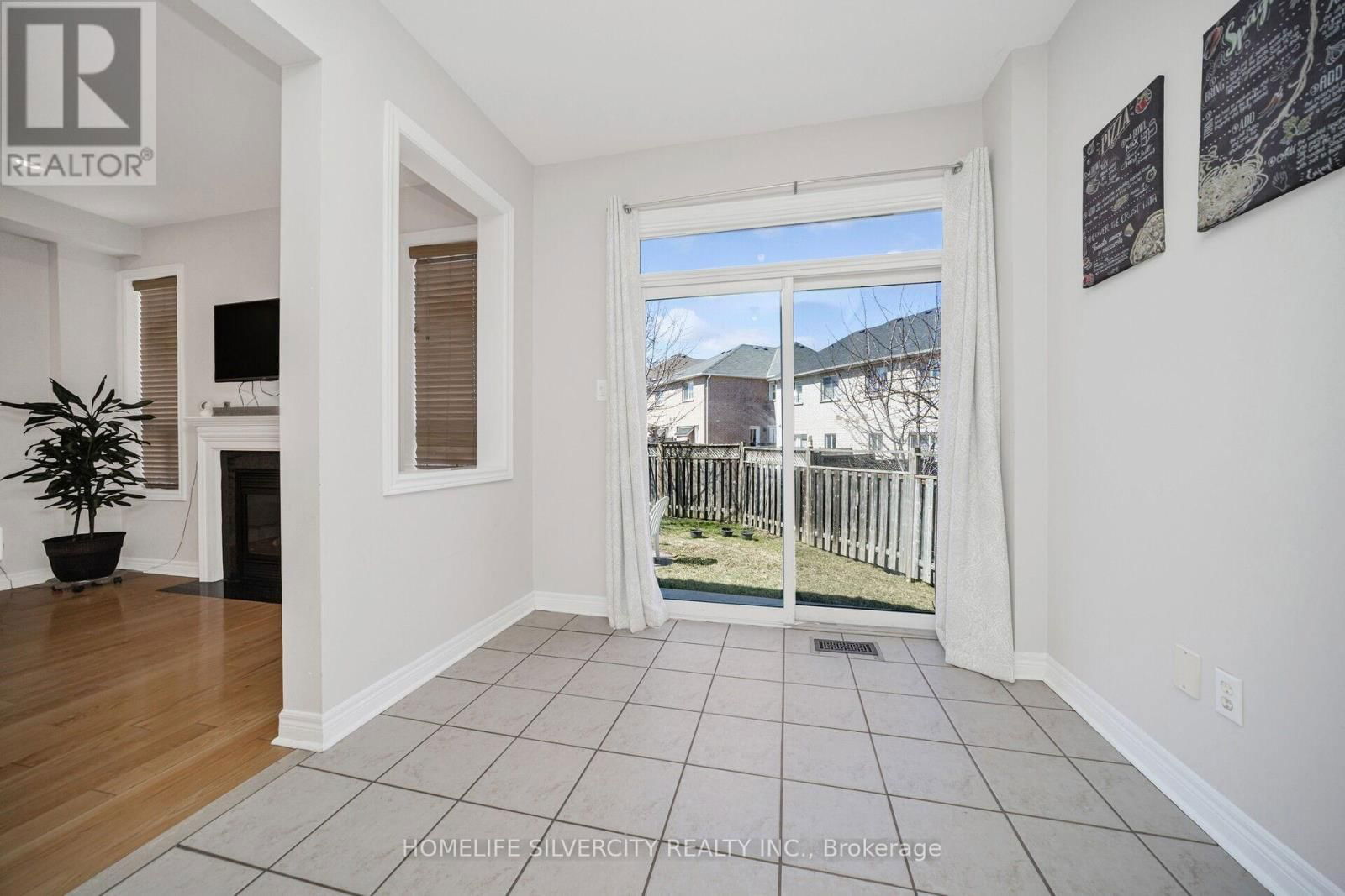 6 ARIA LANE Image 18