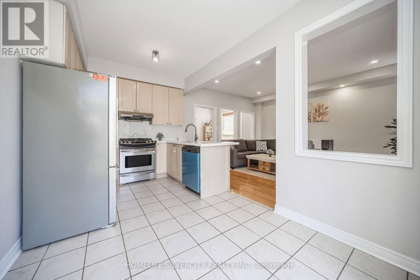 6 ARIA LANE Image 19
