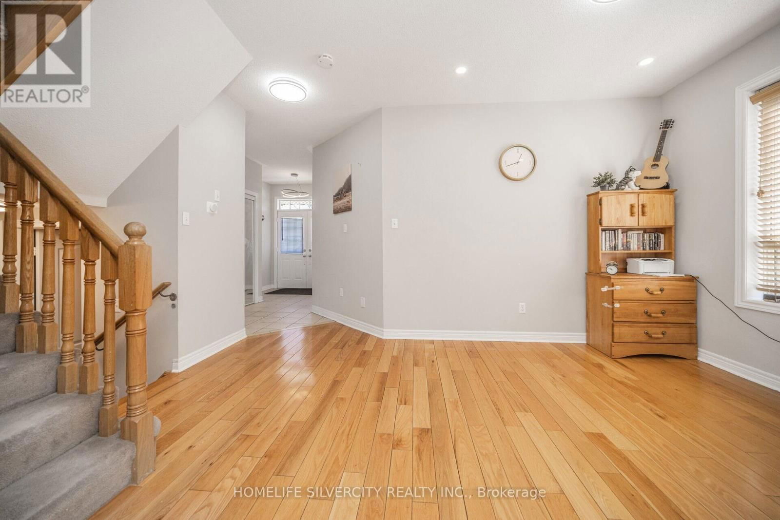 6 ARIA LANE Image 20