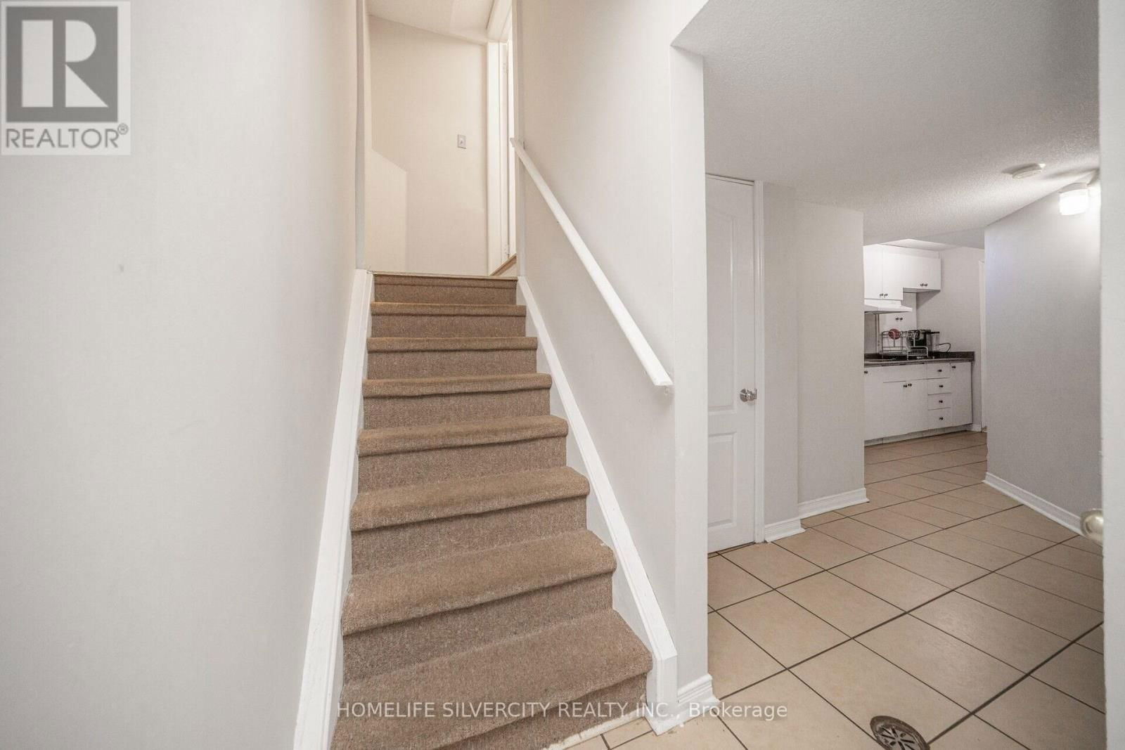 6 ARIA LANE Image 37