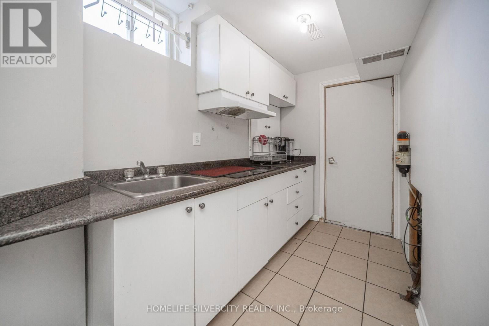 6 ARIA LANE Image 38