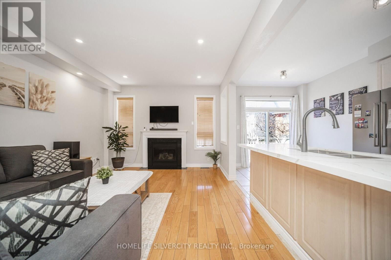 6 ARIA LANE Image 9