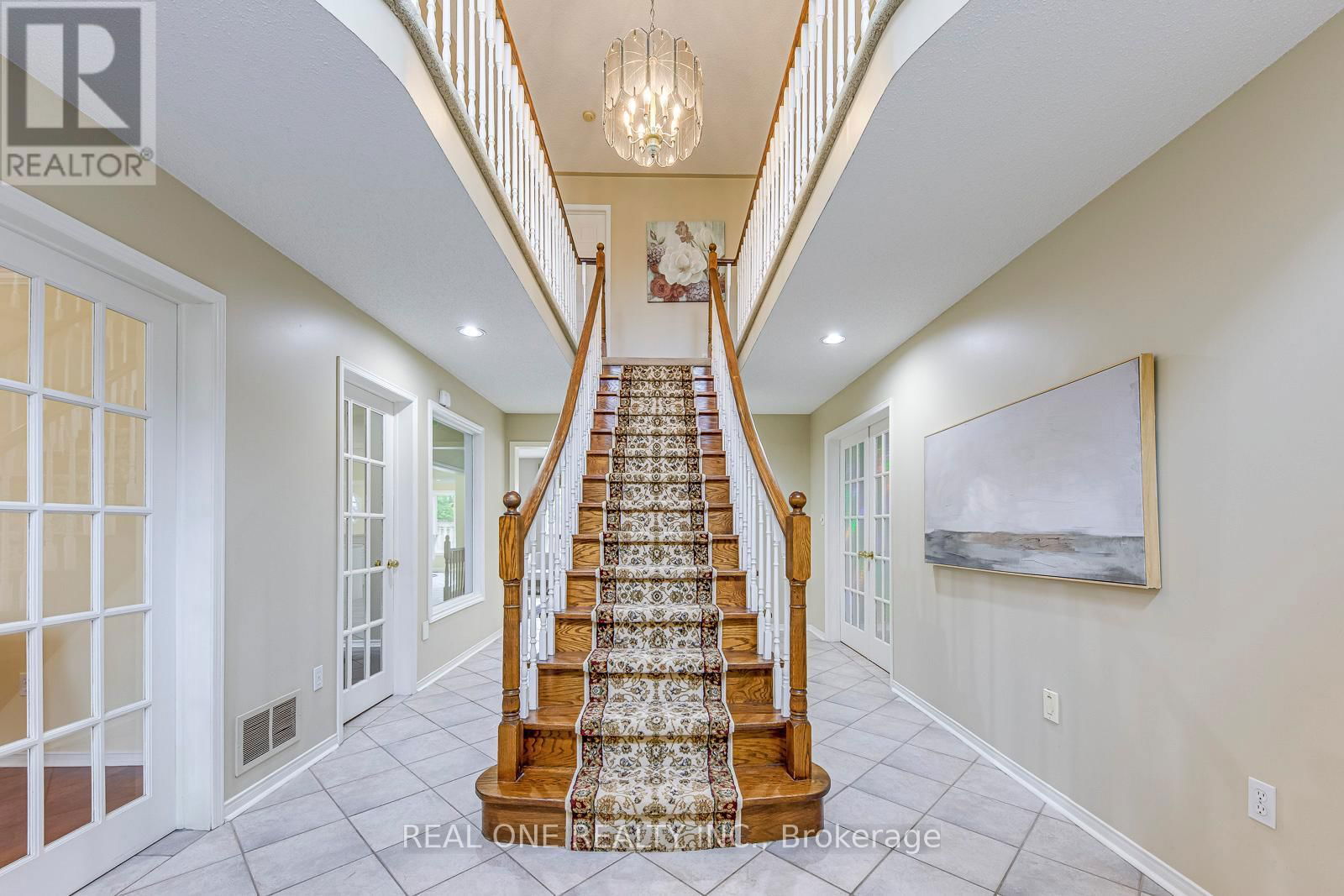 144 MAYLA DRIVE Image 23