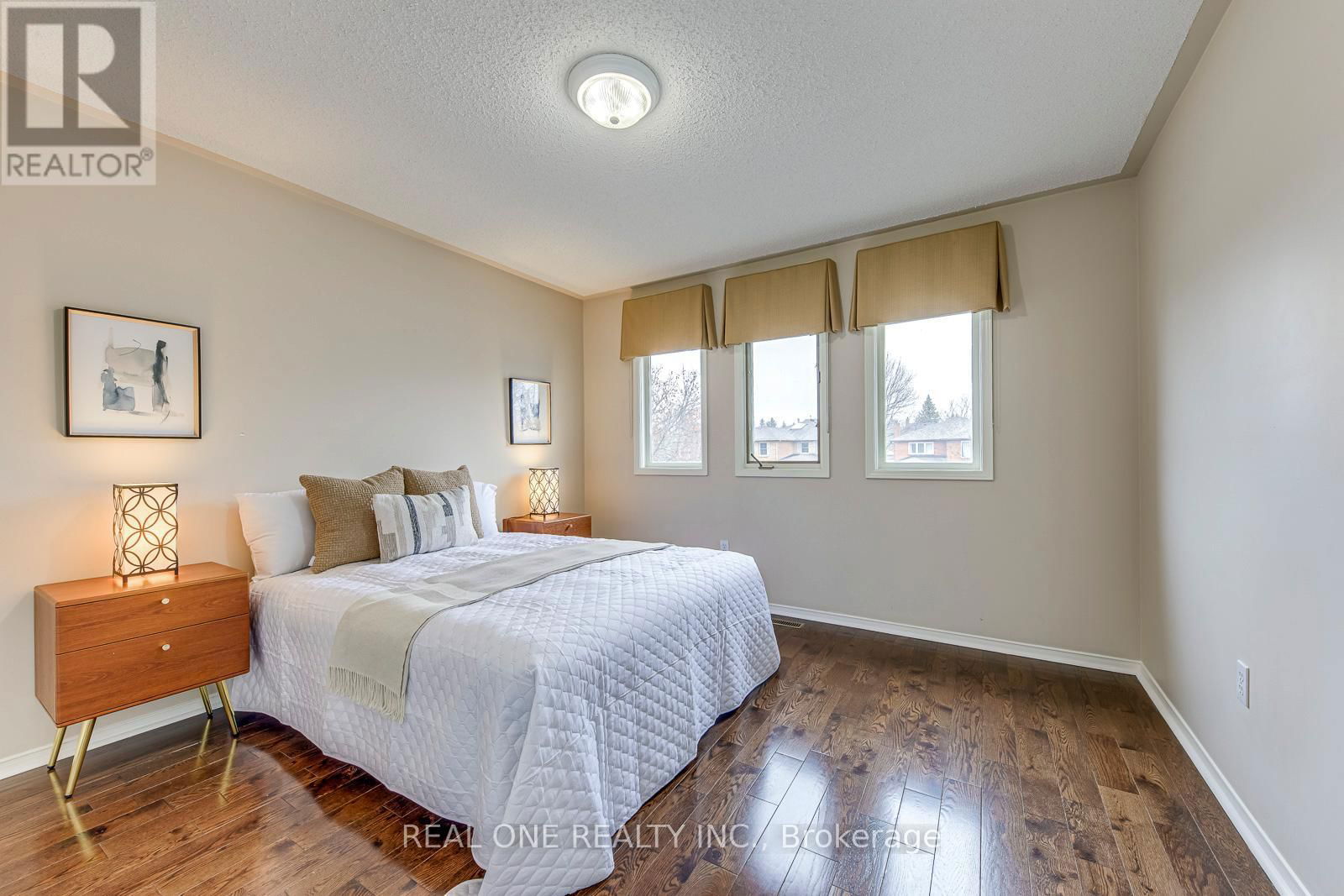 144 MAYLA DRIVE Image 32